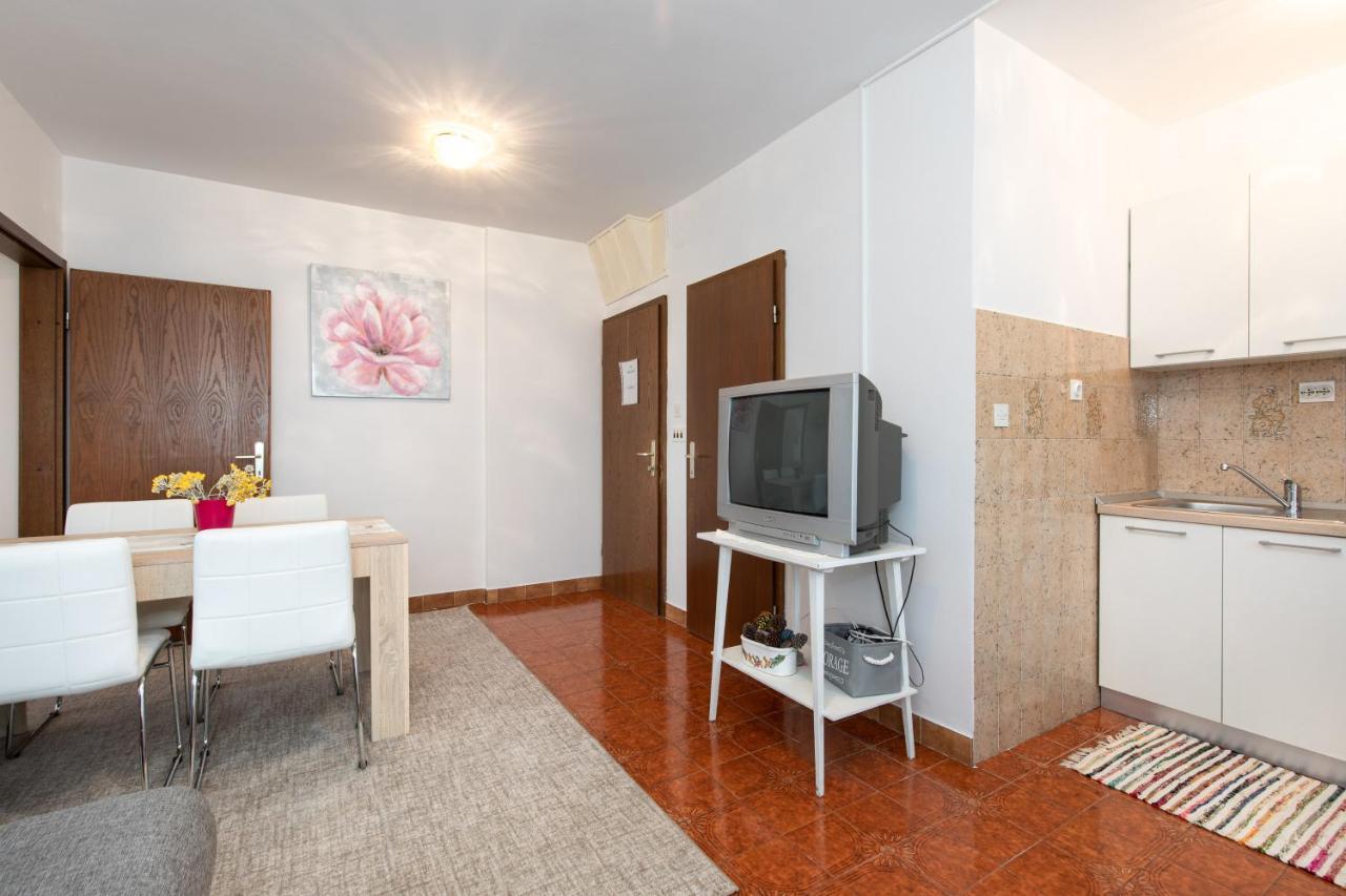 Apartment Drago *Cosy & Close To The Beach! Krk Town Kültér fotó